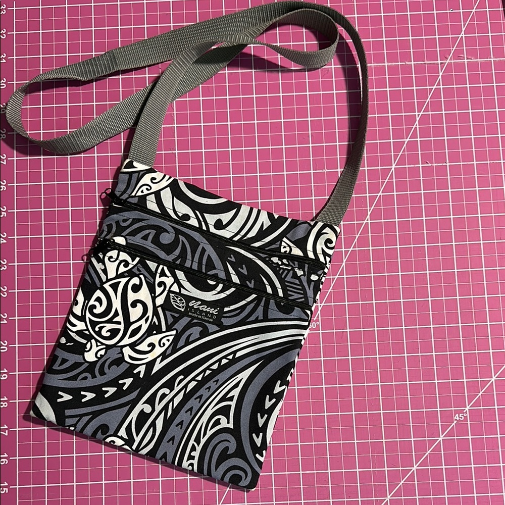 Nani Island cross body bag. Made in Hawaii